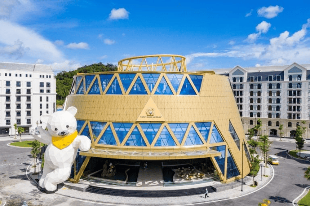 With its unique and playful architecture, the Teddy Bear Museum has become a favorite hangout spot among young visitors (Source: VinWonders)